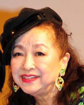 冨士真奈美の49歳娘、母の「とにかく楽を」教育方針に「地に足つけたい」資格取得に挑戦