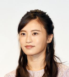 小島瑠璃子、金髪ボブで京都を訪ね「癒された」“日傘デビュー”も報告
