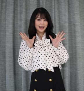 新喜劇マドンナ小寺真理「パンスト脚と高いヒール」のミニスカポリスコスプレ大公開!