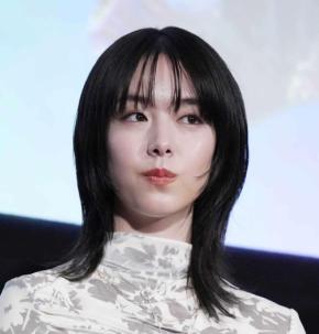唐田えりか髪ばっさり大胆イメチェン ピンクのベリーショートに「いいね」続々