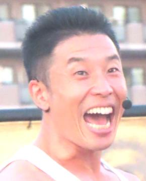 なかやまきんに君、パワー！長岡花火大会で筋肉ポーズ「花火ときんに君のコラボ、ステキー！」