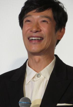 堺雅人、井川遥と自転車２人乗りに「ヒャッホーイ」と演じるも自転車が堪えられなくて…