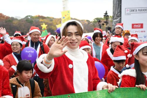 EXILE TETSUYA「たくさんの子どもたちを笑顔にできる」サンタ姿で大阪