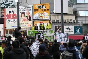 大阪ダブル選　維新吉村氏に「帰れ！」コールも　お家芸の「空中戦」にかげり？