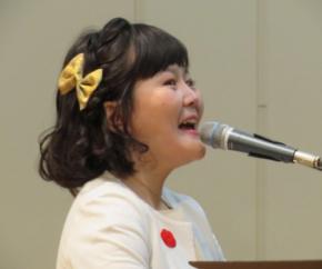 全盲のシンガー佐藤ひらり「誰かのために歌いたい」震災チャリティー公演を開催