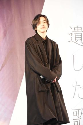 なにわ男子道枝、大阪駅前に凱旋でファン3500人が歓喜　めるるから天然な一面バラされる