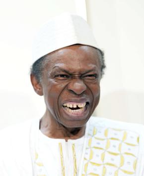 ギニア出身オスマン・サンコン77歳喜寿パーティー「日本に感謝。１コン、２コン、サンコ～ン」