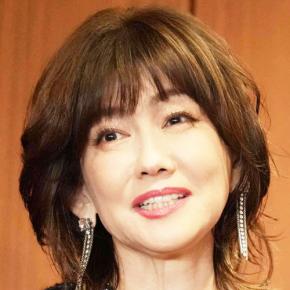 “永遠の16歳”松本伊代が深紅のドレスで３.11コンサート　オーケストラ演奏で代表曲を