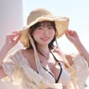 「農家の娘」グラドル、限界ギリギリ胸元露出で日焼け跡公開「エロ可愛い」「小麦色姫」