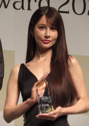 ダレノガレ明美「自分の中の法律」と話す夜のルーティンとは?