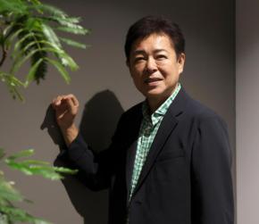 【藤原浩 新曲インタビュー1】「初めて。自分で何度も聞く」ユニークで面白い自信作