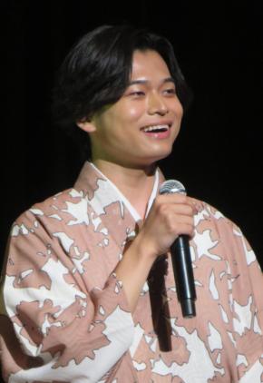 二見颯一 自慢の“やまびこボイス”で25曲熱唱 歌の原点の民謡も4曲