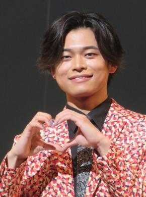 二見颯一が浅草公会堂でコンサート「1曲1曲が血となり肉となって」2時間超で25曲熱唱