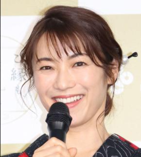 内山理名「早いようで濃い１年」　長女１歳迎え一升餅背負うショット公開　13歳上俳優夫に感謝