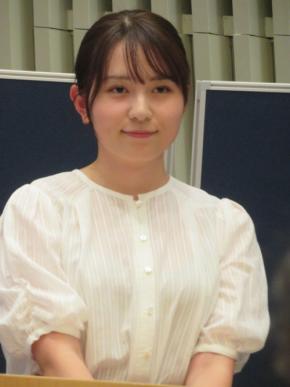 テレ朝の三山賀子アナ「ボリューミー」ピッタリシルエットの衣装姿に「夢が詰まってます」