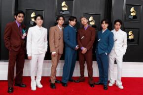 【韓流】BTSのV、縦縞シャツ姿公開 韓国メディア「顔がストーリーになる」