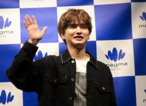 瀬戸利樹「30歳の大人の魅力、ということで脱ぎたいと伝えて」3冊目写真集で初めて肉体美披露