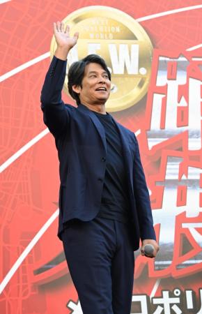 織田裕二「青島が帰ってきました!」梅田ど真ん中に5000人「ヒーズ!」「バック!」