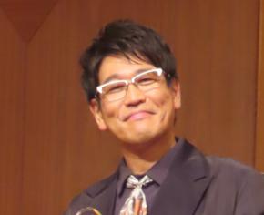 古坂大魔王、高市首相の熊本地震被災地ヘリ視察動画に「５、６年前の…」「音楽、小道具が古い」