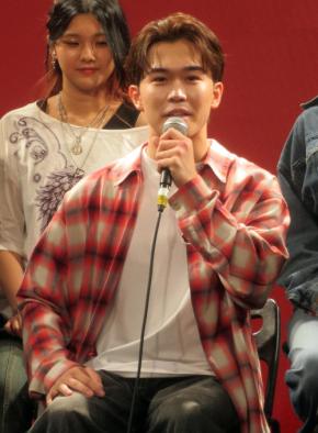 鈴木福「エネルギー値すごい」ミュージカル「RENT」主演マーク役衣装でソロ熱唱