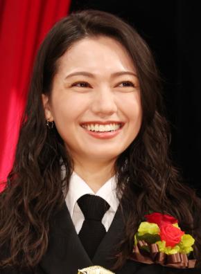 誰なの?「VIVANT」予告に登場、柚木薫の口元ふさぐ左手巡る考察で複数候補、時計が鍵握る