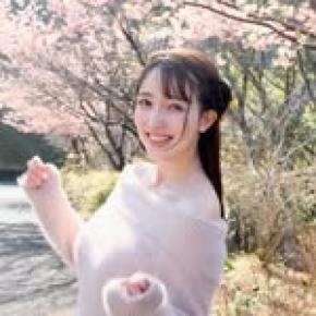 「インナー透けてる」静岡朝日テレビ佐々木沙羅アナ、純白トップス姿にファン戸惑いの声