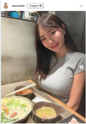 「会社員のお姉さん」インフルエンサー、ピチTボディーしゃぶしゃぶ姿「癒やしスマイルの女王」