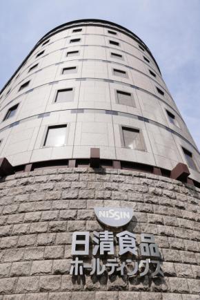 猪俣周杜容疑者　日清食品「チキンラーメン」CM出演サイト削除　サイトトップ画像も差し替え