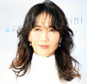 工藤静香「落ちてしまったらどうしよう」…あおむしの“お引越し”に成功!