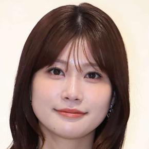 「何だこのえっちな女豹は」生見愛瑠、衝撃ヒョウ柄コート「威力凄過ぎ」黒網タイツ絶対領域披露