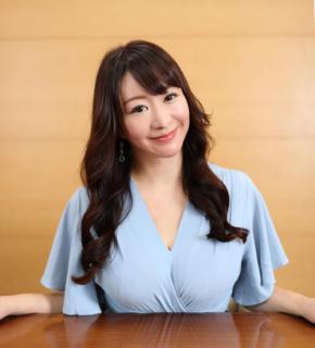 大腸がん公表3児のママ旅行作家グラドル「過去最大露出」最低限しか隠していない…「細部まで」