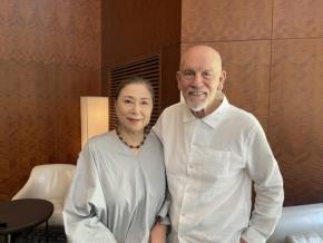 ジョン・マルコヴィッチ演出舞台が日本初演へ　原作は桐野夏生さん　三浦透子らキャストも解禁