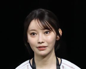 乃木坂46黒見明香、チャイナドレス「きてみたよ～」メンバーとの２ショットも公開