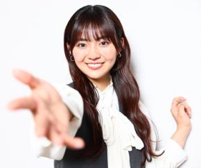 ウルトラマンヒロイン女優「ビジュ強すぎ！」ビキニ姿の振り向きショットに「圧倒的」「最強」