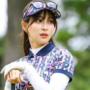 実業家ゴルフ女子タレント「キタァーッ！」大物俳優との胸「踊る」ツーショット公開