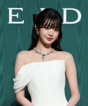 【韓流】IVE・WONYOUNGが、秋のグラビア披露　スポーティーなスタイル