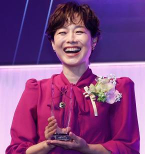 有働由美子、ベストヘア賞受賞に感謝「普段は寝起き髪で出かけますが…」