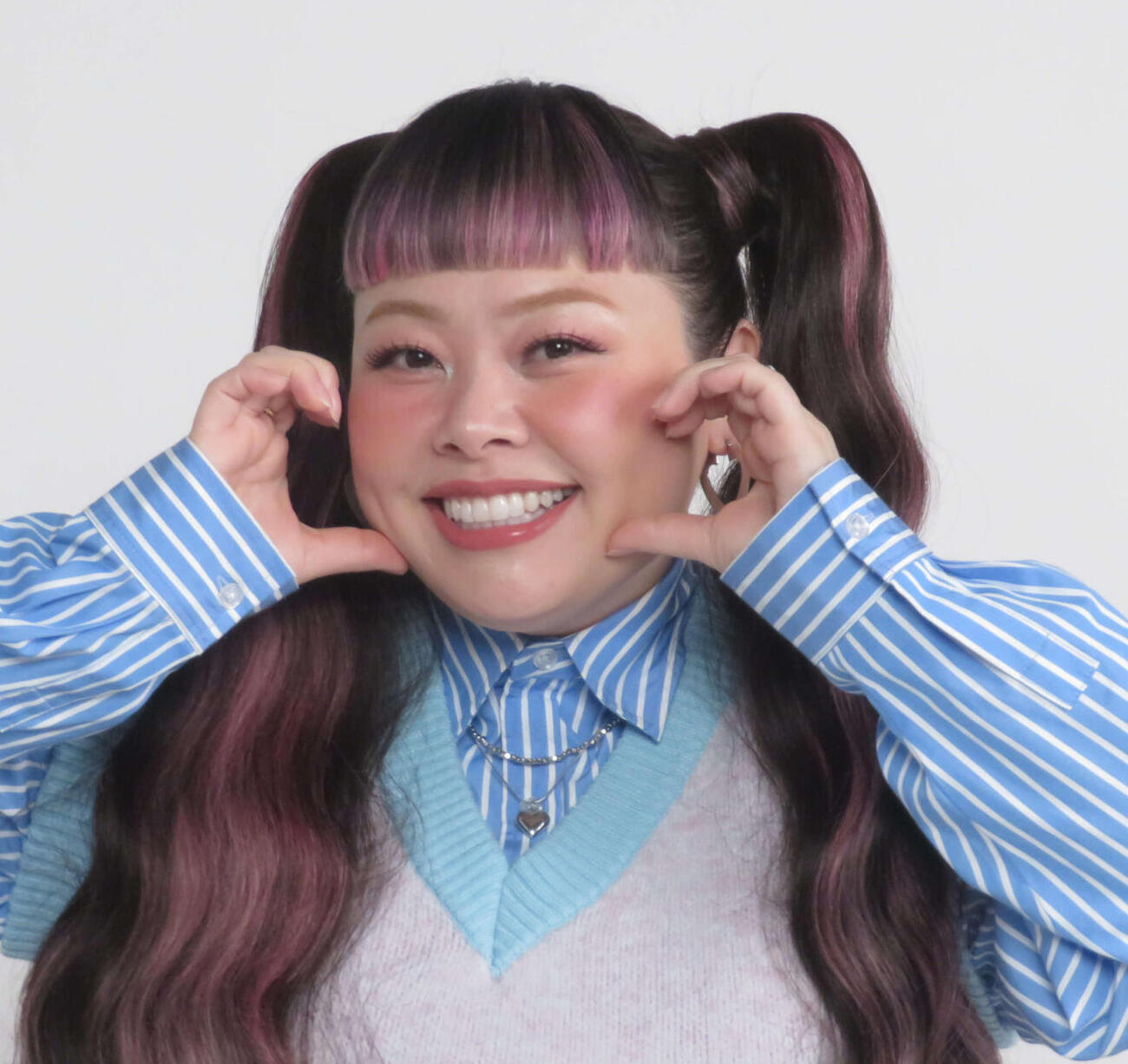 渡辺直美、バースデーケーキ抱え笑顔ショット「ラスト30代、邁進して」祝福の声溢れる