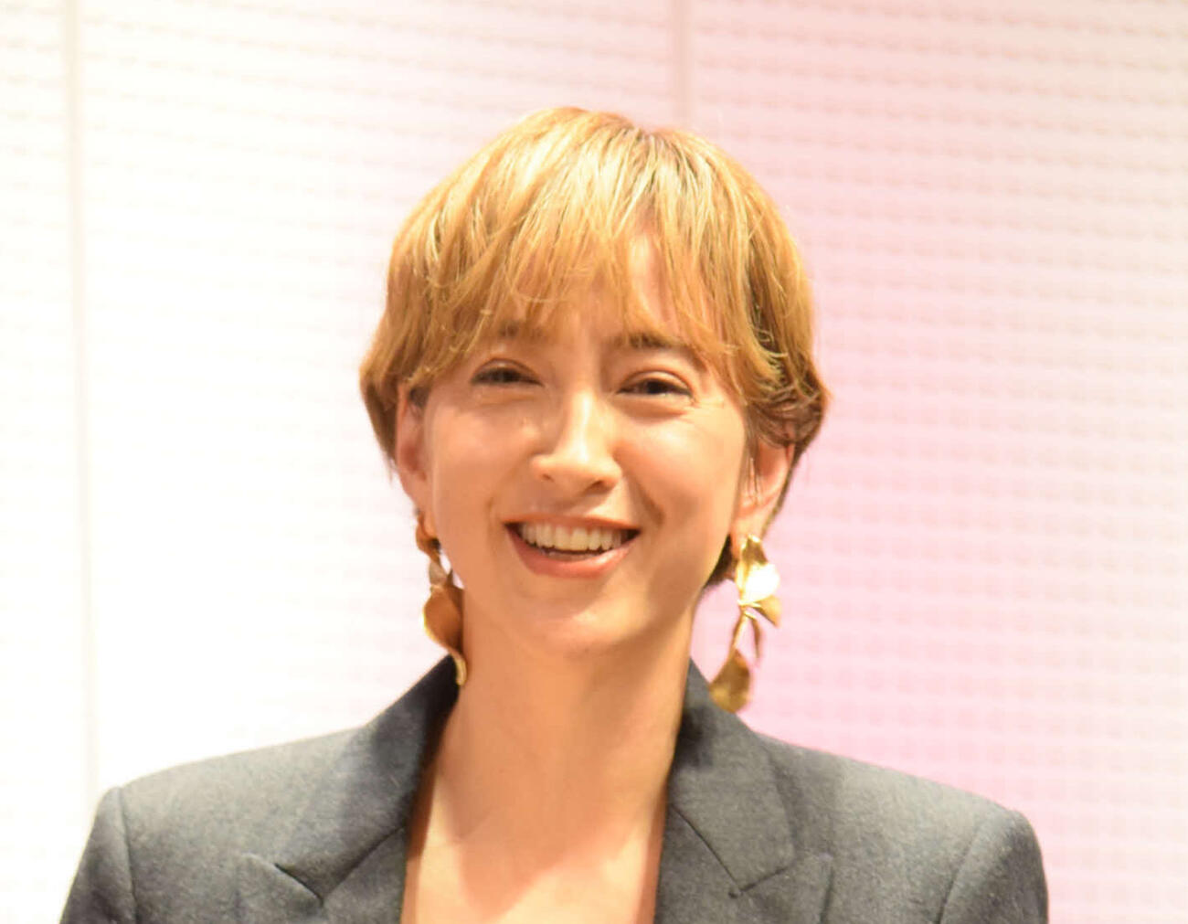 １年以上ぶり…滝川クリステル、久々のインスタ更新「子育てに追われる日々でこんなにも時間が…」