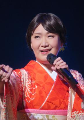 市川由紀乃、歌と笑いで元気を届けたい！「大物ゲスト」とタッグ　会場笑いの渦に