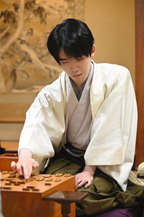 【王位戦】藤井聡太王位が７連覇、伊藤匠２冠に４勝２敗
