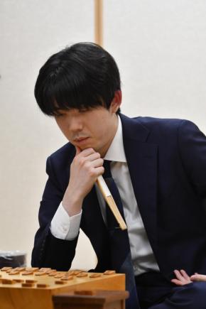 【JT杯】藤井聡太6冠 連覇途絶える 熊本復興応援対局で被災地に熱戦届ける