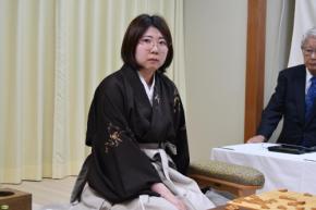 【白玲戦】西山朋佳白玲、女性初の棋士となる権利獲得へあと１勝　福間香奈女流４冠下し３勝１敗