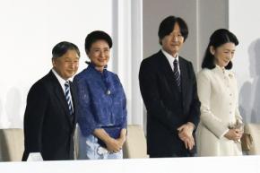 天皇・皇后両陛下、笑顔の“ネコバスご乗車”に132万「いいね！」蓮舫氏も