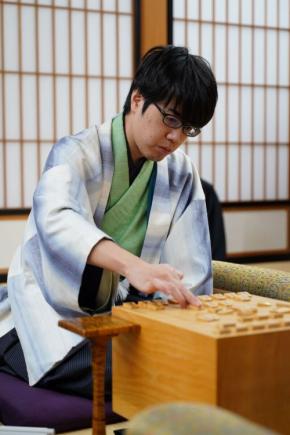【竜王戦】服部慎一郎七段「攻めをためらってしまうところが…」タイトル戦初白星ならず