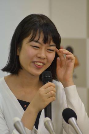 囲碁公開対局　「ハンマー」上野愛咲美女流名人と熊本市出身鶴山淳志八段がチャリティー対決