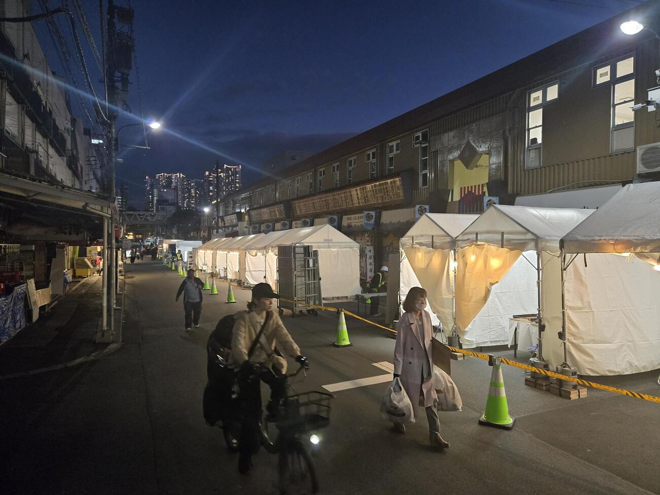 築地場外で明日から初の夜市開催　市場跡地のスタジアム活用への社会実験か？