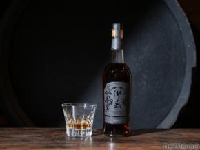 【奇跡の一樽！】シングルモルトウイスキー「SINGLE CASK STRENGTH JAPANESE WHISKY 御岳 No.18」発売