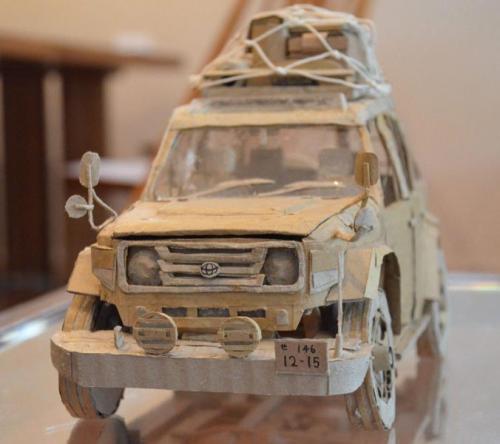 お父様の愛車がモデルというランドクルーザー70（shiro_段ボールさん提供）