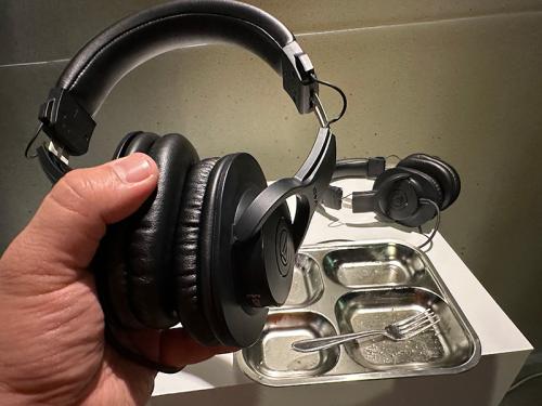 咀嚼音がASMRで聴こえるヘッドフォン